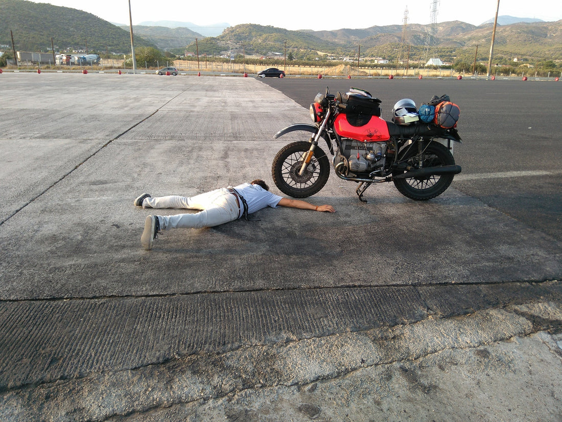 En moto por el refugiado